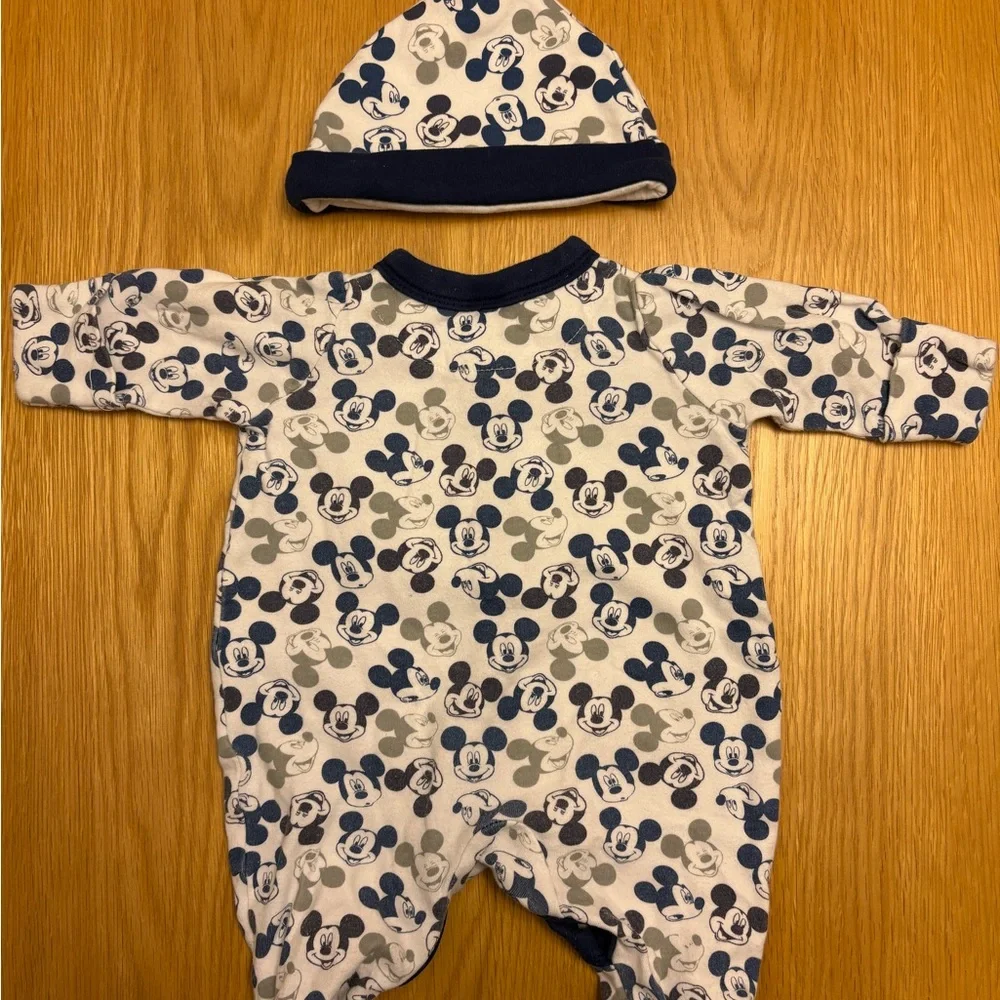 3 outfits! Disney Baby Mickey Mouse Baby Gro & Hat plus 2 blue sleep suits